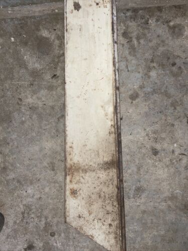 International 444 utility tractor orig IHC good engine front left side cov panel