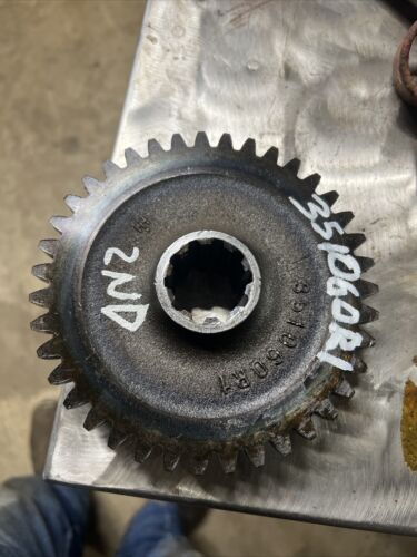 International Farmall C Tractor IH IHC 351060R1 2nd Countershaft Gear