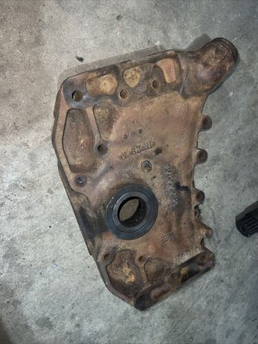 International 300 350 Utility Tractor engine motor front cover panel ) cap