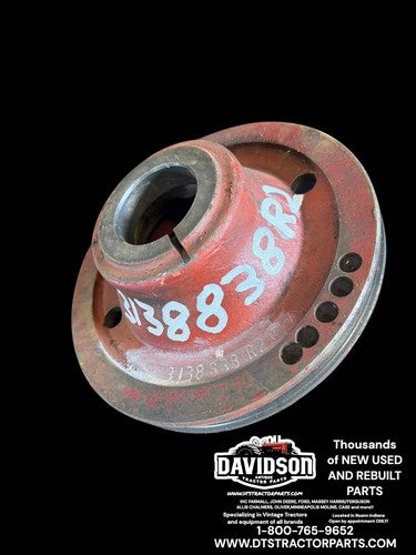International 574 D239 Engine Crankshaft Pulley  3138838R2 Antique Tractor