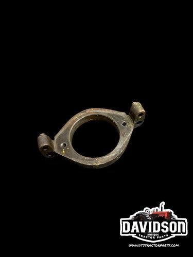 1960 Oliver 550 Hydraulic Pump Bracket 1E2151   Tractor
