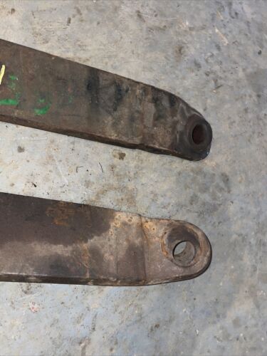 International Harvester 403018R1 3 Point hitch arms