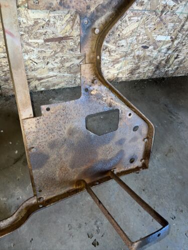 McCormick W9 WD9 Floor platform fender Mount Antique Tractor