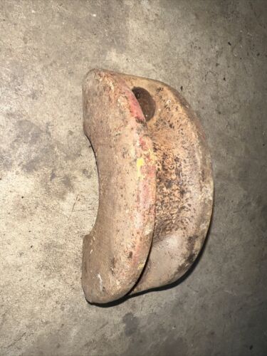 FARMALL 460 / 560 Tractor REAR WHEEL CLAMP 355440R2 IHC Part
