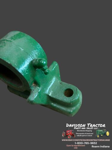 John Deere 3020 + Bracket R31403R