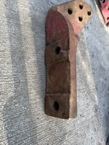 Case IH C70 Right Check Chain Bracket Sway Chain Bracket 529875R1 380B 485 C100