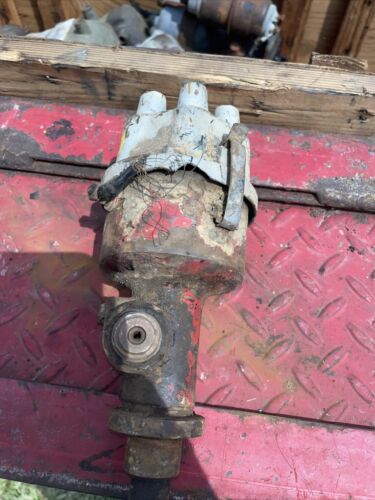 Farmall IH 460 560 tractor engine motor distributor drive w/ tachometer drive