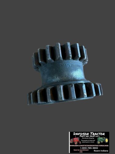 1941 John Deere A  Transmission Idler Gear A2312R    Antique Tractor