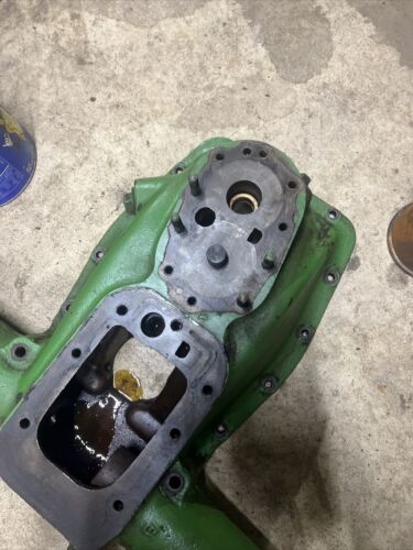 John Deere B1150R Housing Antique Tractor