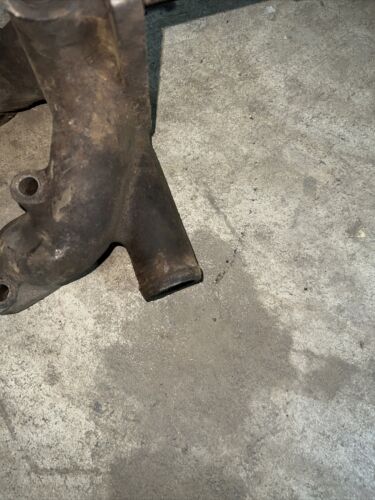 ELBOW THERMOSTAT MOUNTING 601549C1 International 806 Farmall