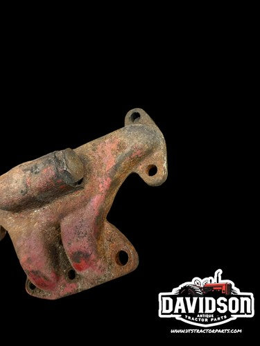 International IH D282 Engine Side Oil Cooler Manifold 279160R1 560 606 656 706