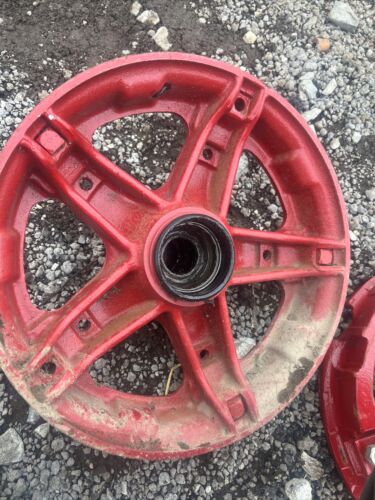 IHC W-400 International Tractor Front Hub 363229-R1