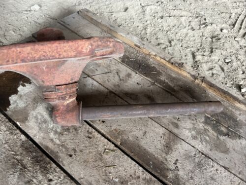 Farmall Super A SA tractor IH front steering spindle hub & cap