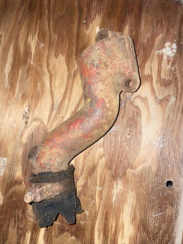 FARMALL Cub Lower Water Pipe