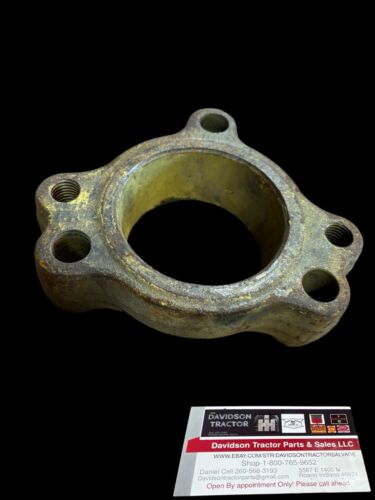 John Deere B rear axle hub clamp B2189R