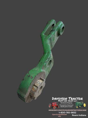 USED JOHN DEERE  2510 3020 4030 TRACTOR RH HYDRAULIC LIFT ARM R26464R, AR40975