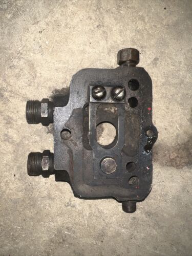 B435R Oil Filter Head John Deere Unstyled B Serial #1000-40781 and BR BO Tractor