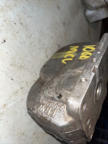 International Farmall 1066 Power Steering MCV Hydraulic Pump 391353R92  Tractor