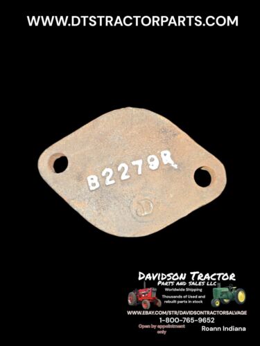 John Deere Late Model B styled tractor cam shaft cap Part #B2279R