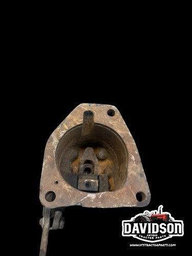 International 544 666 756 Gas C-200 Governor Housing 401647R1