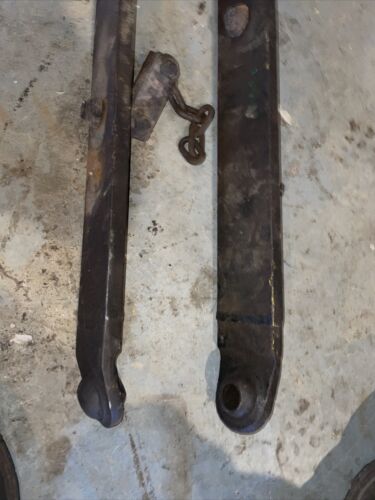 International Harvester 403018R1 3 Point hitch arms