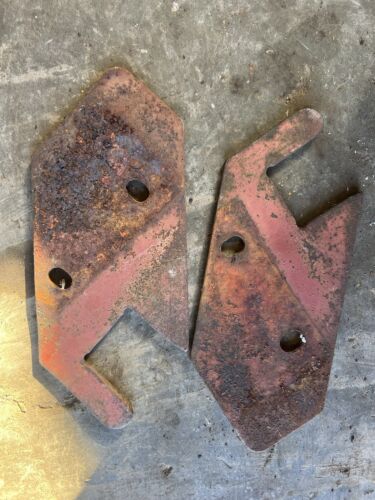 Allis-Chalmers WD WD45 WC, front cultivator mounting brackets