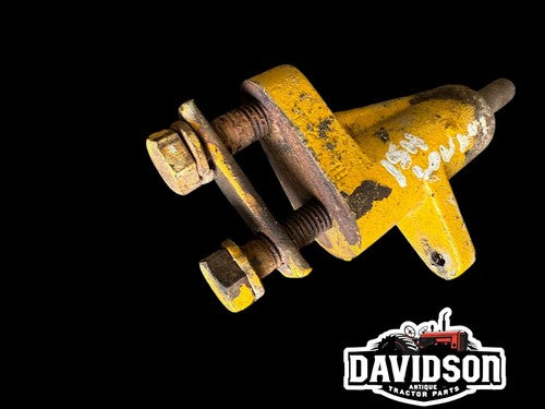 VINTAGE  IH FARMALL CUB LOBOY 184  TRACTOR -ENGINE FAN PULLEY MOUNTING BRACKET