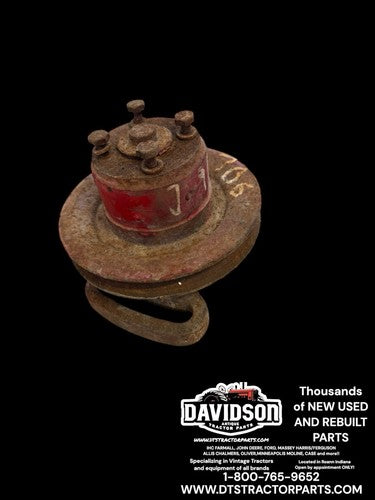 International 560 656 706 D282 Fan Pulley W/mounting Bracket Antique Tractor