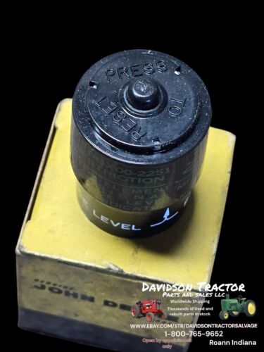Genuine John Deere AT26536 Indicator New Old Stock