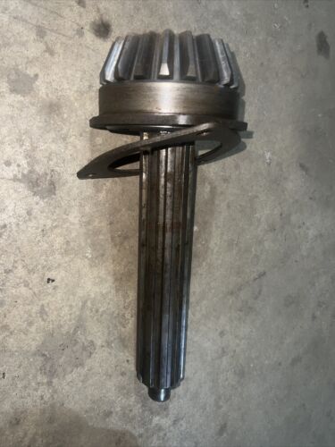 57270-DA IHC Farmall M Main Transmission Shaft/Pinion Antique Tractor