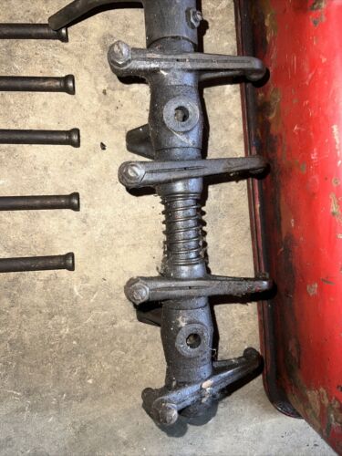 IHC McCormick W9 Gas Valve Cover Rocker Arm Push Rods