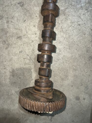 Case International 584 585 595 D206 Camshaft W/gear