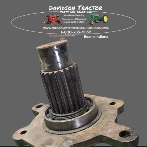 John Deere R38122 Steering Gear Shaft Spindle
