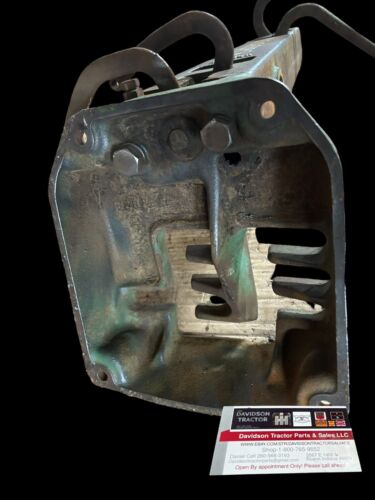 JOHN DEERE B STEERING SUPPORT WITH LEVERS B2533R