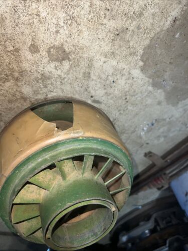 John Deere 4010/4020 tractor air cleaner top