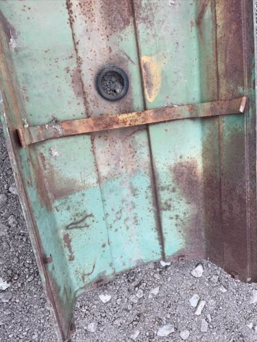 John Deere 620 Standard Hood Antique Tractor