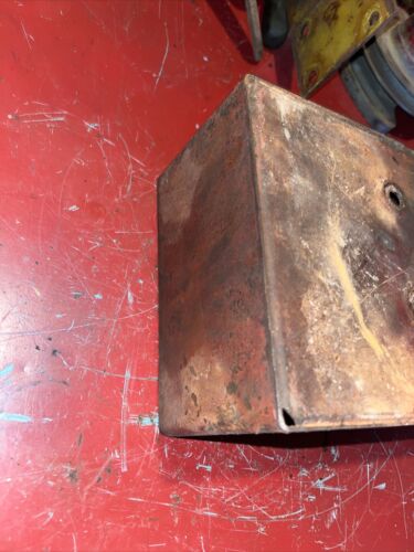 IH Farmall INTERNATIONAL 300 350 400 450 TOOLBOX ON TOP OF TORQUE  GOOD SHAPE