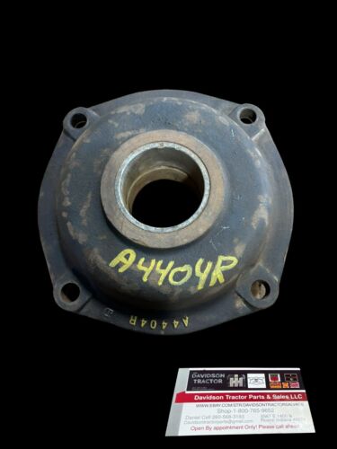 1952 John Deere A Tractor Crankshaft Main Bearing Holder Retainer A4404R