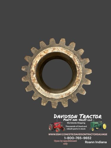 USED JOHN DEERE UNSTYLED A TRACTOR 19 & 25 TOOTH COUNTERSHAFT IDLER GEAR A1578R