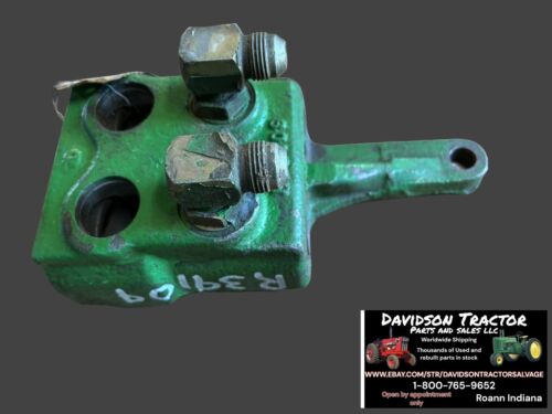 John Deere RH Breakaway Coupler R39109