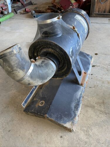 Allis Chalmers 7060 Air cleaner Assymbaly w/bracket