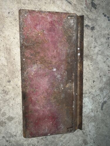 IH International Farmall 424 444 Gas Battery Box Cover Lid Fender Mount Original