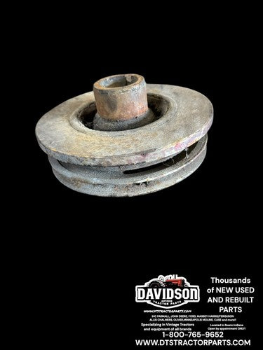IHC Farmall 656 Utility Front Crankshaft Pulley 702136-C1 Antique Tractor