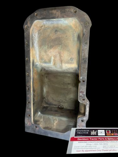 JOHN DEERE 2010 CRAWLER DOZER TRACTOR. ENGINE OIL PAN T15017T