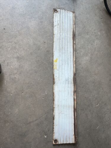 IH FARMALL 560 TRACTOR RIGHT ENGINE SIDE PANEL
