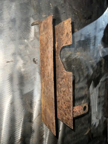 Farmall 400 450 IH tractor hydraulic line cover panel