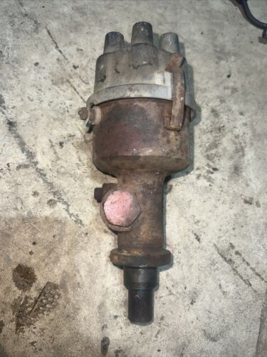 International 560 460 Utility Distributor 368051R1  Antique Tractor