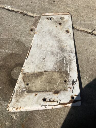 International IH Farmall 706 Front RIGHT Side Panel