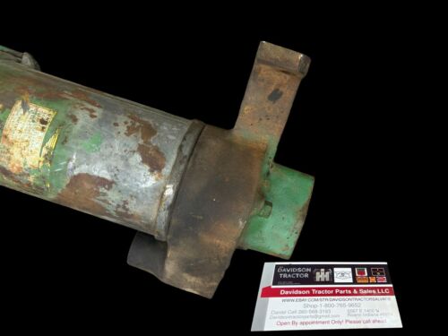John Deere unstyled US B air cleaner top casting AB327R AB327