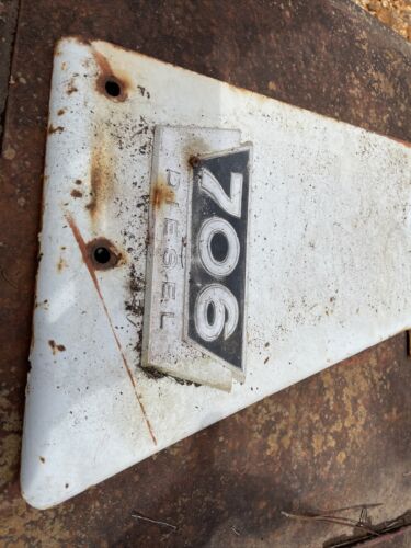 IH 706 Diesel left Side Panel